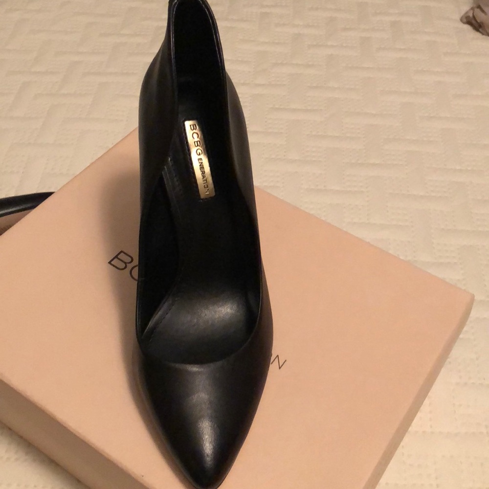 Heels, 9 medium - Picture 2 of 5